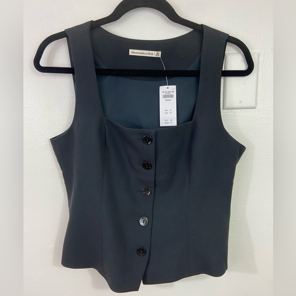 NWT Abercrombie and Fitch Women’s Black Vest Medium Square Neck Suit Academia